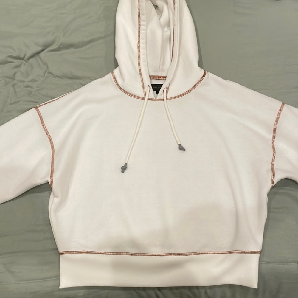 CUTE CROPPED HOODIE!